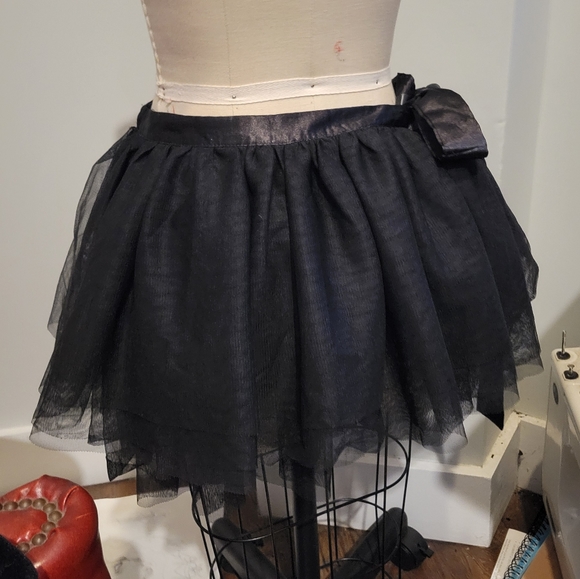 Black Ruffle Chiffon Party Blouse size M US 8 - Picture 8 of 8